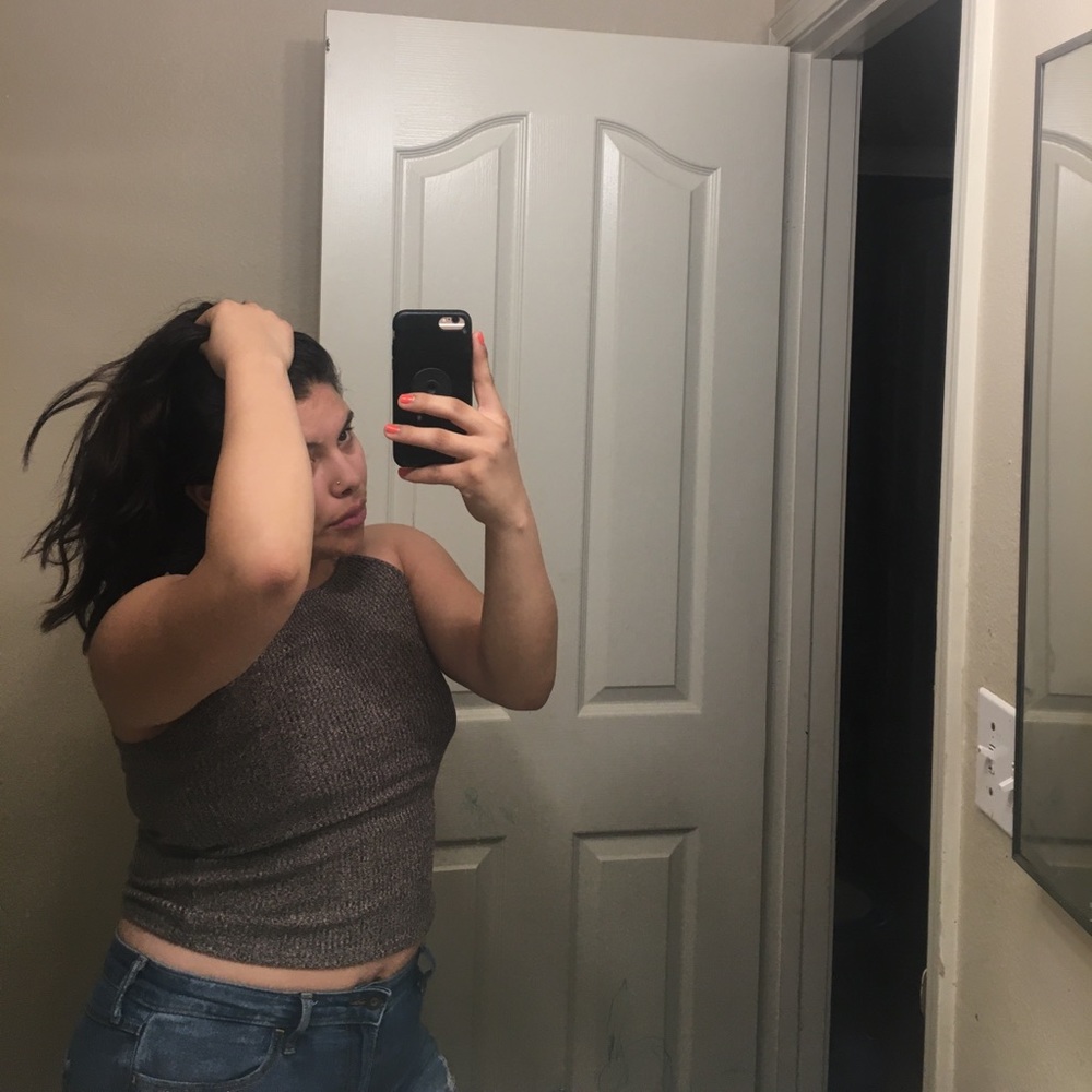 Crop top - Picture 2 of 3